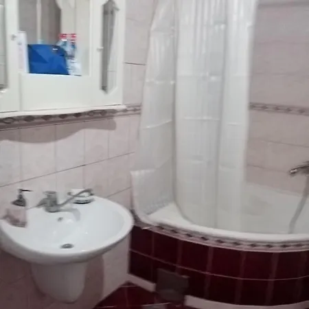 Apartament Lovely 4 In Quiet Environment In