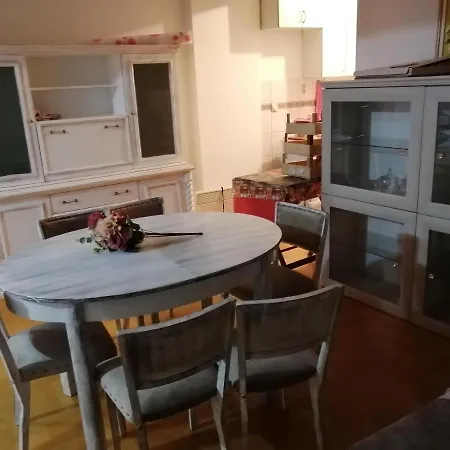 Lovely 4 In Quiet Environment In Apartament