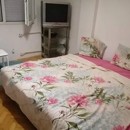 Lovely 4 In Quiet Environment In * Skopje