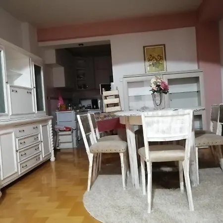Lovely 4 In Quiet Environment In Skopje