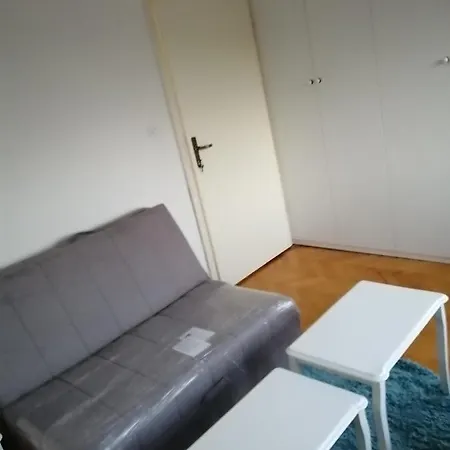 Lovely 4 In Quiet Environment In