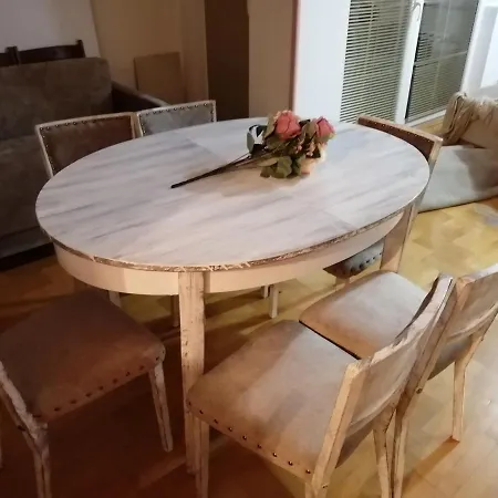 Lovely 4 In Quiet Environment In Apartament